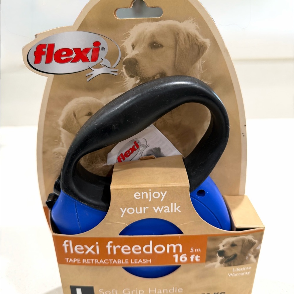 Flexi Freedom Retractable 16’ Leash Tape, Soft Grip Handle (Blue/Black)-Large